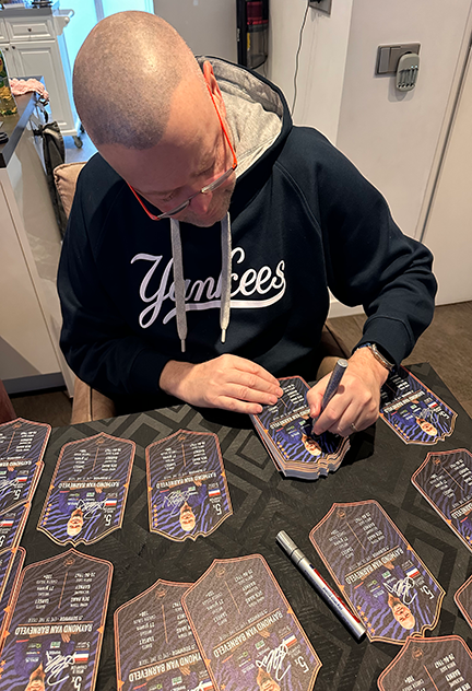 Exklusive Raymond Van Barneveld *signierte* Mini Ultimate Darts-Karte